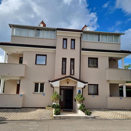 Apartments Krizine Умаг Экстерьер фото